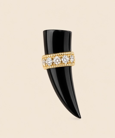 Boucle d'oreille corne