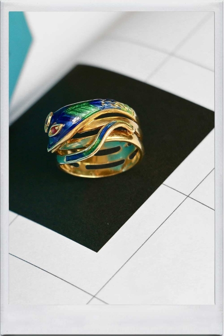 Enameled snake ring